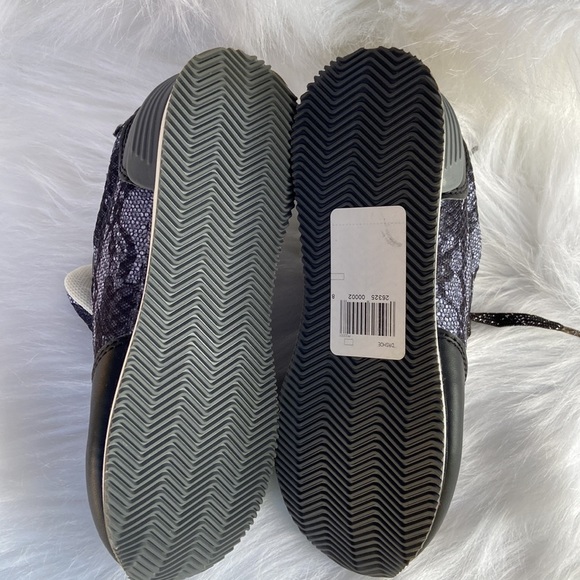 New GUESS Girls Guess Cute Logo Shoes - Picture 7 of 8